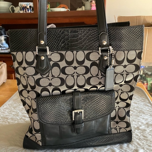 COACH Charlie Signature Python Tote Style - Black.  Front snap pocket. - Picture 1 of 11
